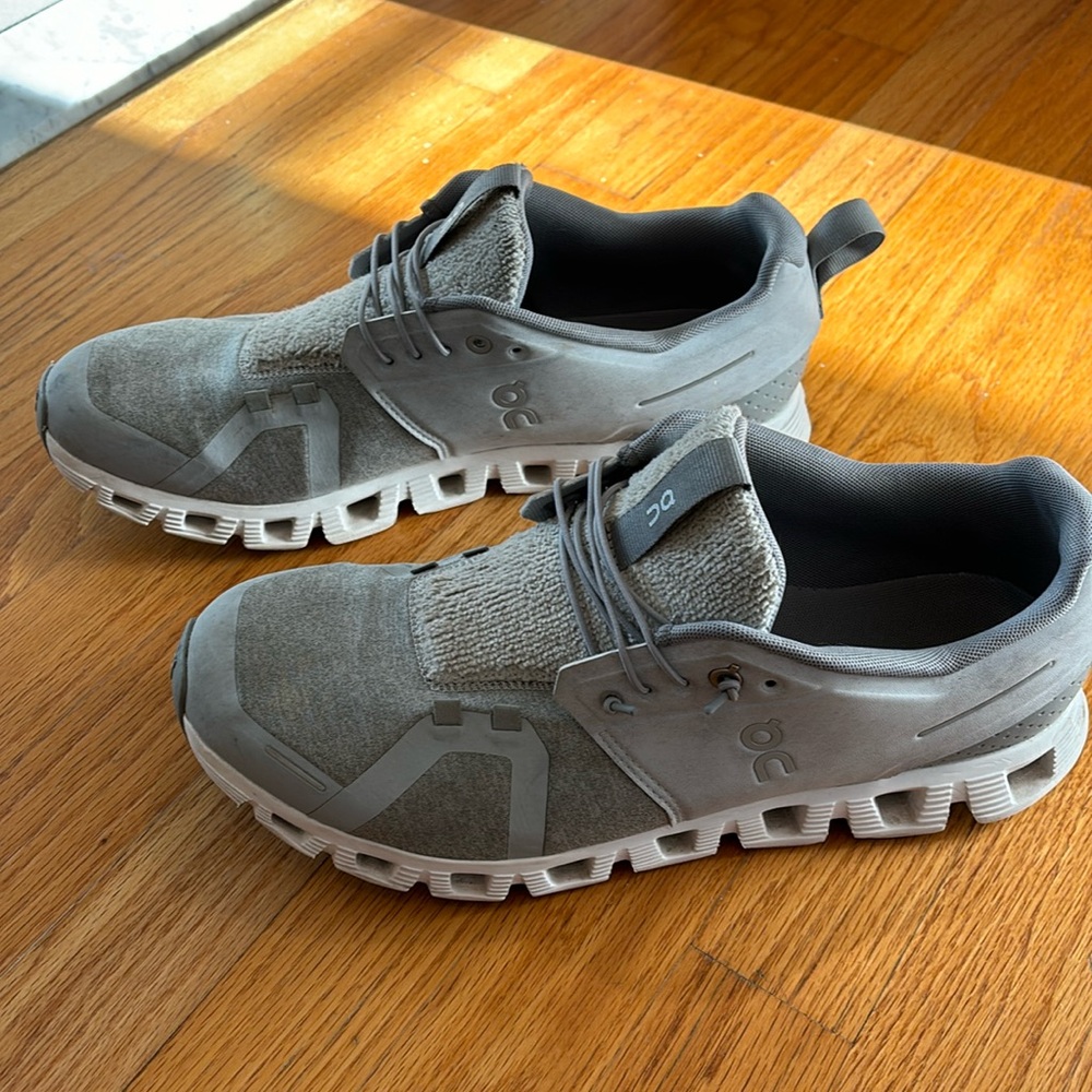 on cloud 5 terry sneakers